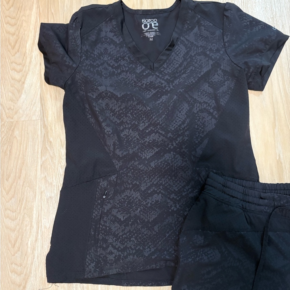 Barco one scrubs